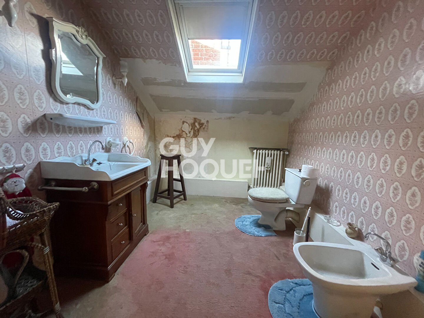 Maison de ville avec cour intérieure, dépendance et garage à Épernay