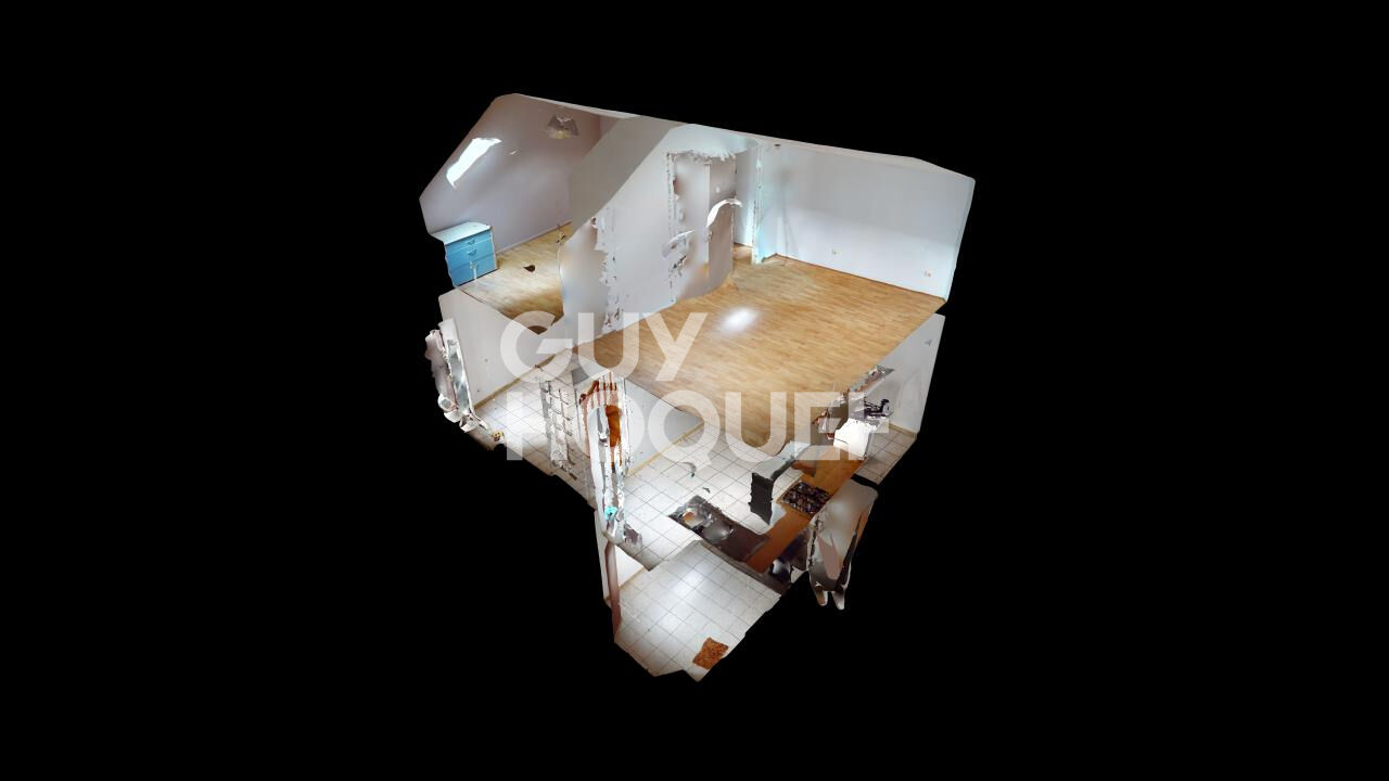 MAISON DE VILLE ( ou APPARTEMENT TRIPLEX )  T3 PROCHE CENTRE VILLE à EPERNAY