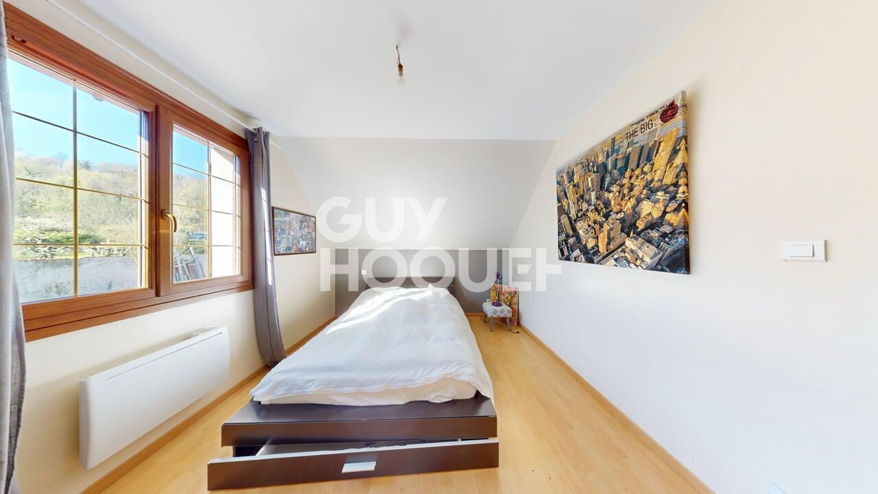 À vendre à Boursault Grande maison familiale avec piscine, dépendance et beaux volumes !