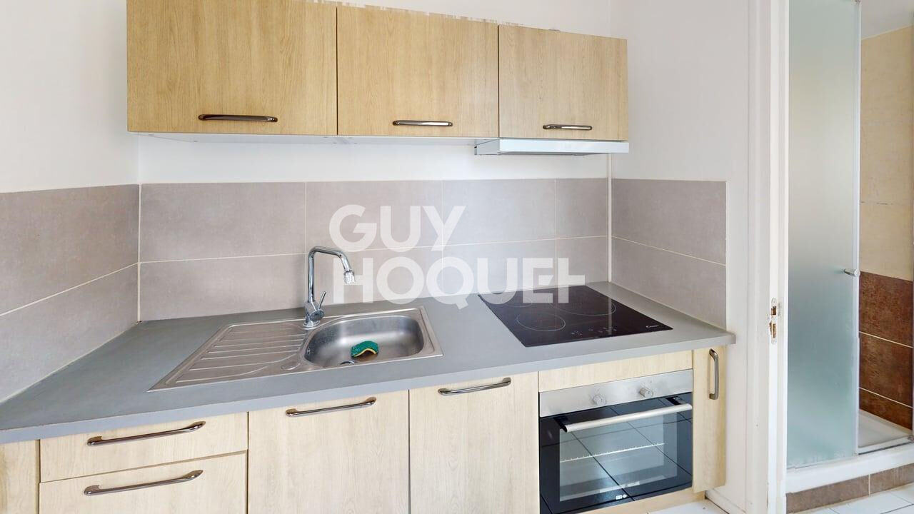 À VENDRE  TYPE 2 DERNIER ÉTAGE  MAGENTA, AU PIED DES COMMERCES ET PROXIMITÉ GARE EPERNAY