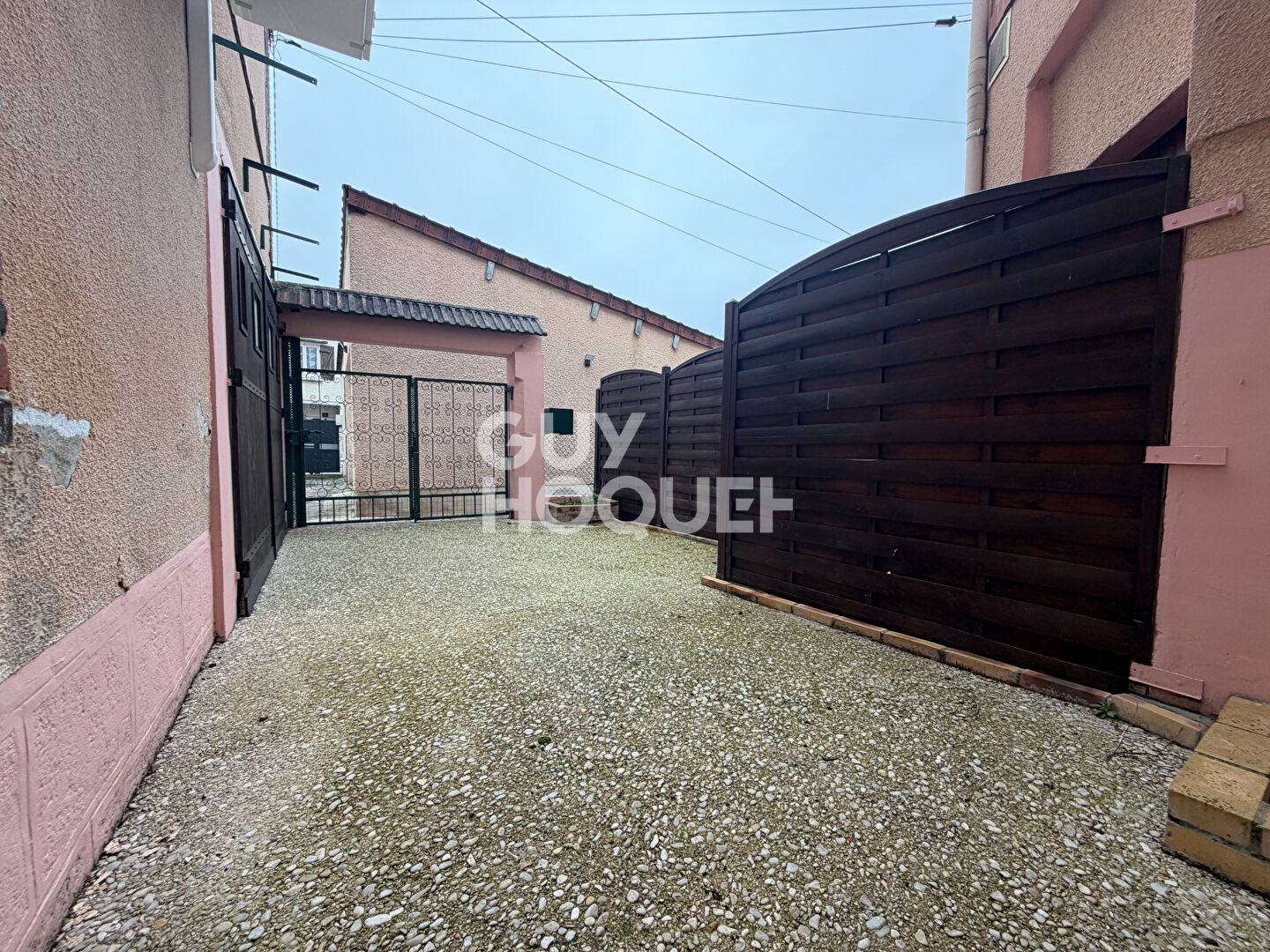 Maison à louer à Épernay avec cour et garage fermé