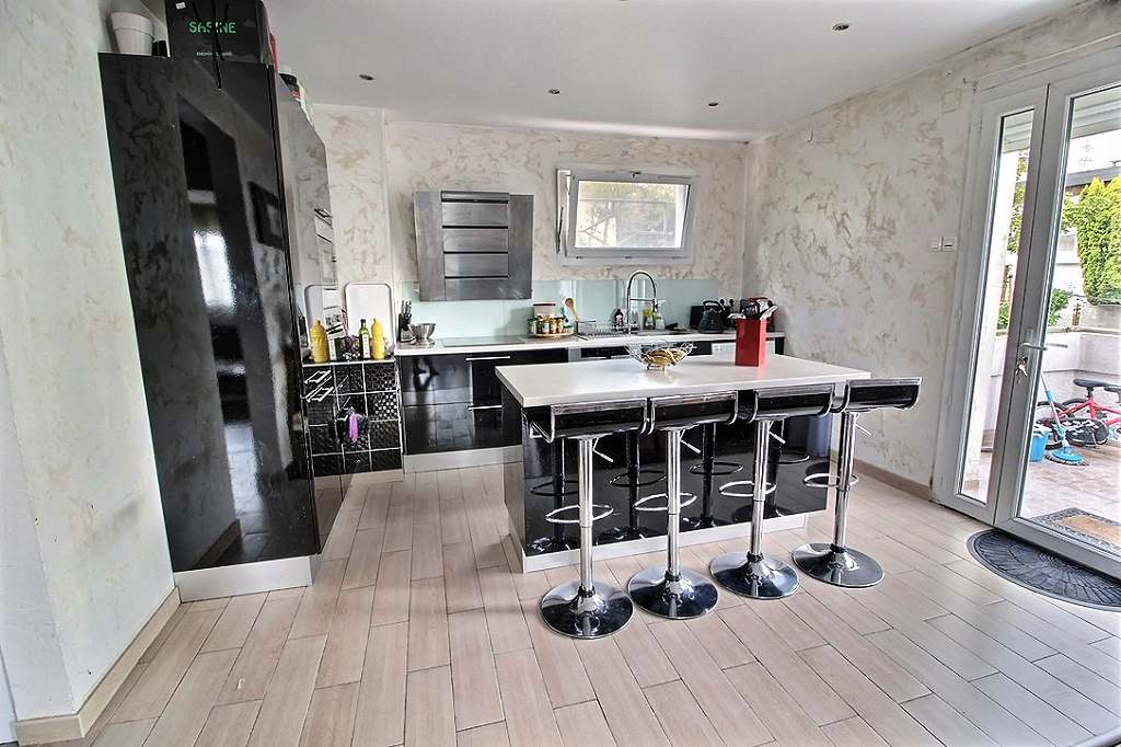 Appartement de 95 m² à vendre à MONTMAGNY (95360).