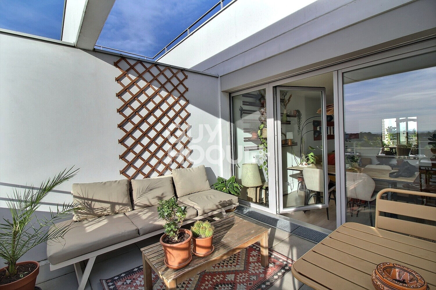 Élégant Appartement 3 Pièces à Épinay-sur-Seine - Un Havre de Paix au Dernier Étage