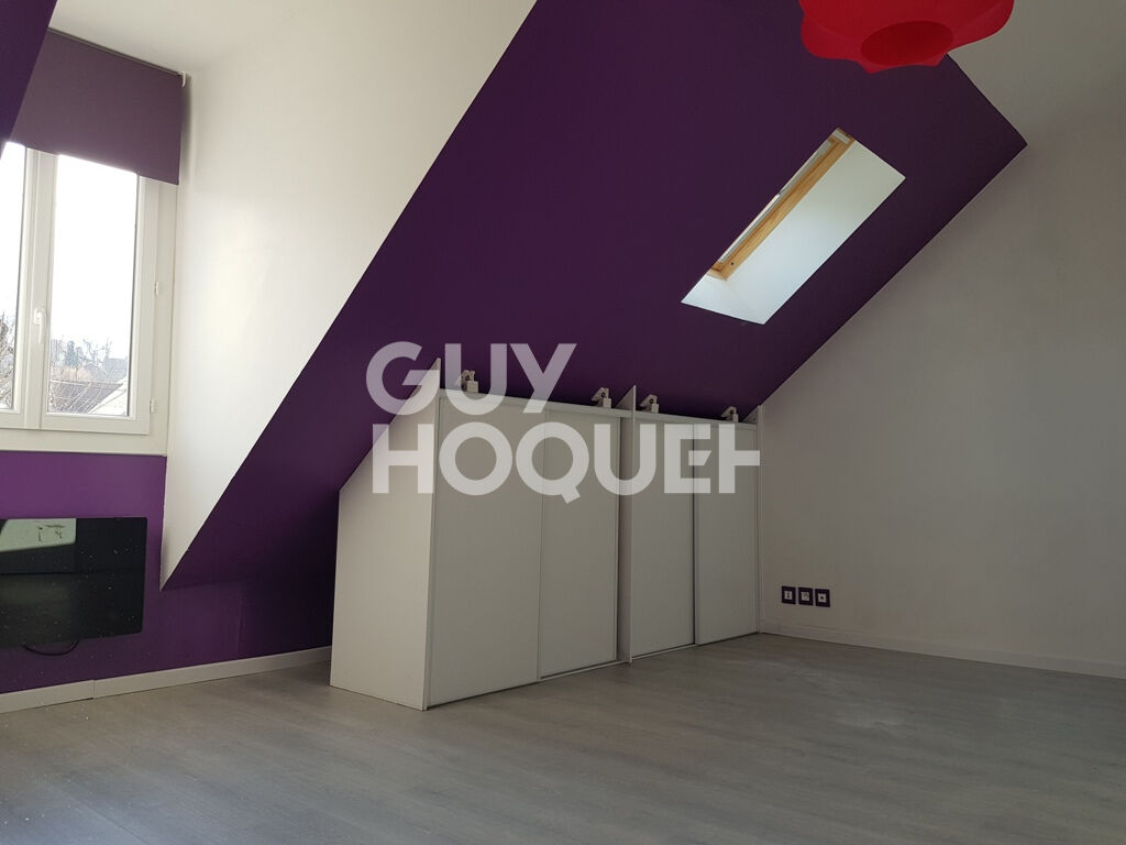 MEZIERES SUR SEINE - 2 pièces Duplex en rez de Jardin (bien vendu loué)