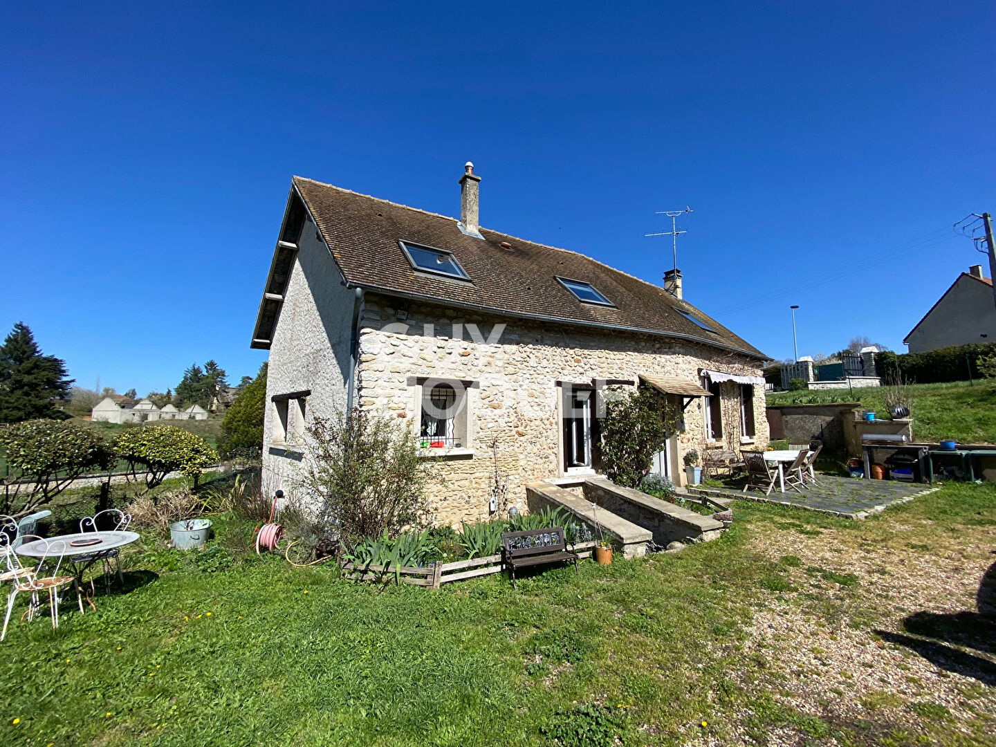 BUEIL - MAISON 5 PIECES - 3 CHAMBRES