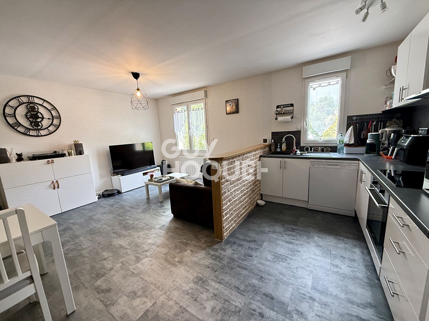 Appartement Issou 3 pièces 2 chambres Garage + Stationnement privatif