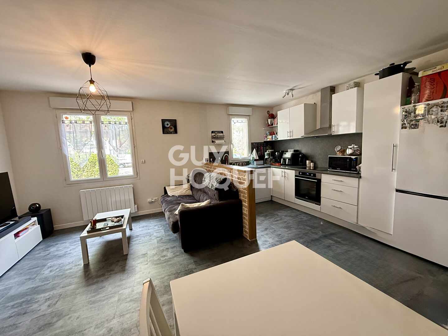Appartement Issou 3 pièces 2 chambres Garage + Stationnement privatif
