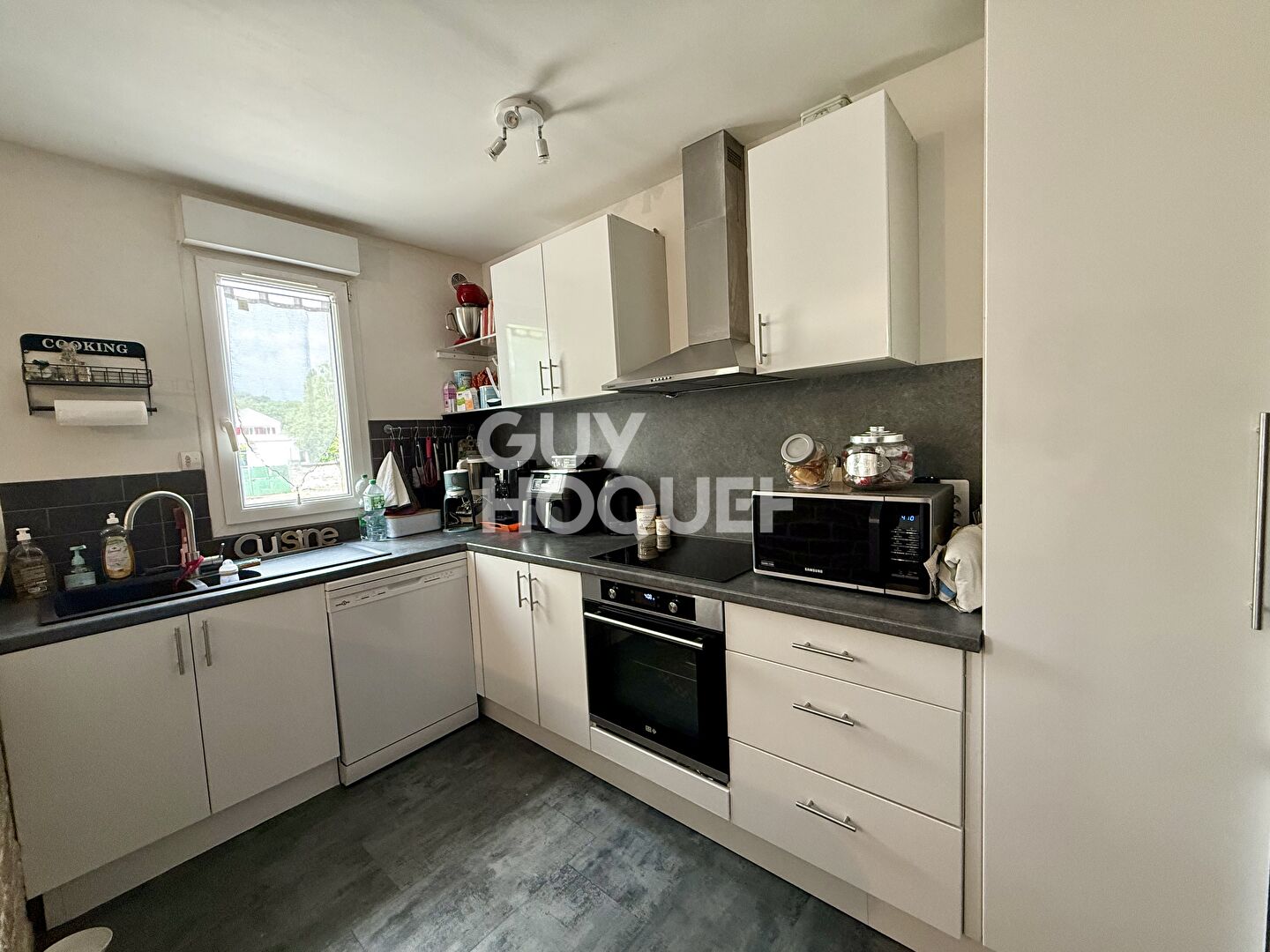 Appartement Issou 3 pièces 2 chambres Garage + Stationnement privatif