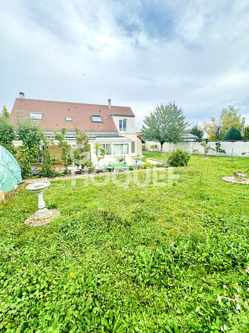 BOUAFLE - Maison familiale de 8 pièces - 196m2