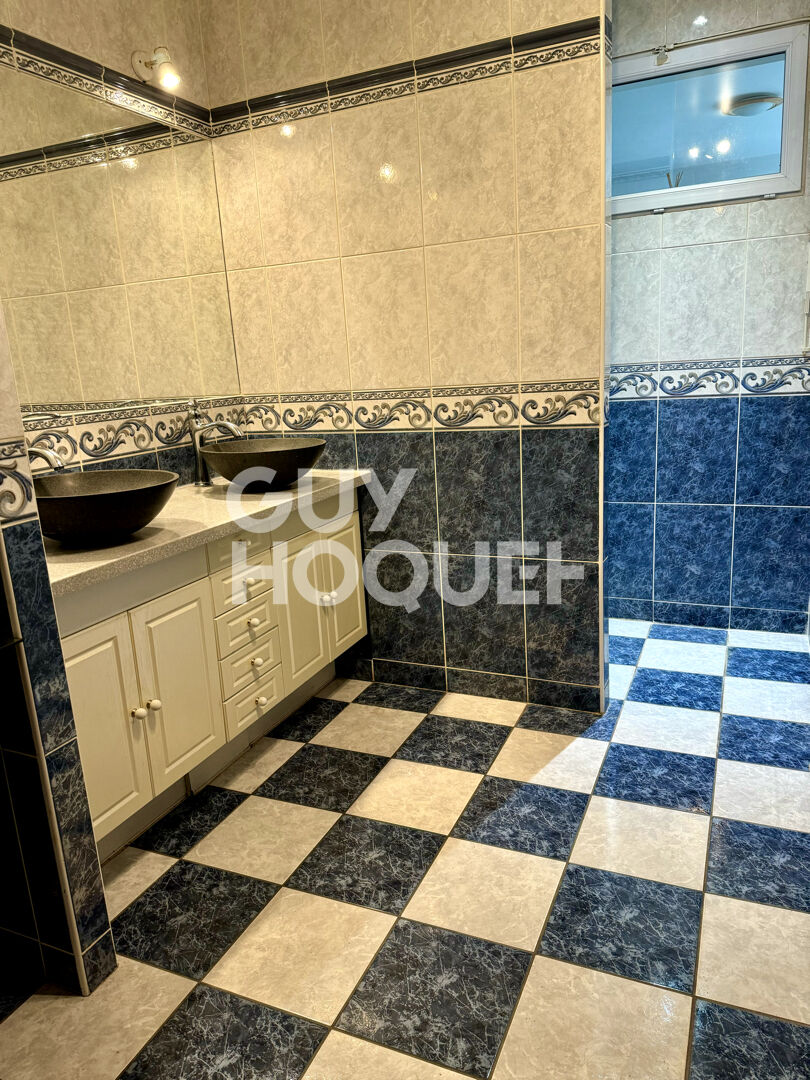 BOUAFLE - Maison familiale de 8 pièces - 196m2