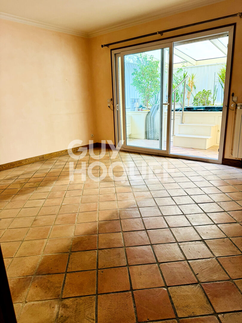 BOUAFLE - Maison familiale de 8 pièces - 196m2