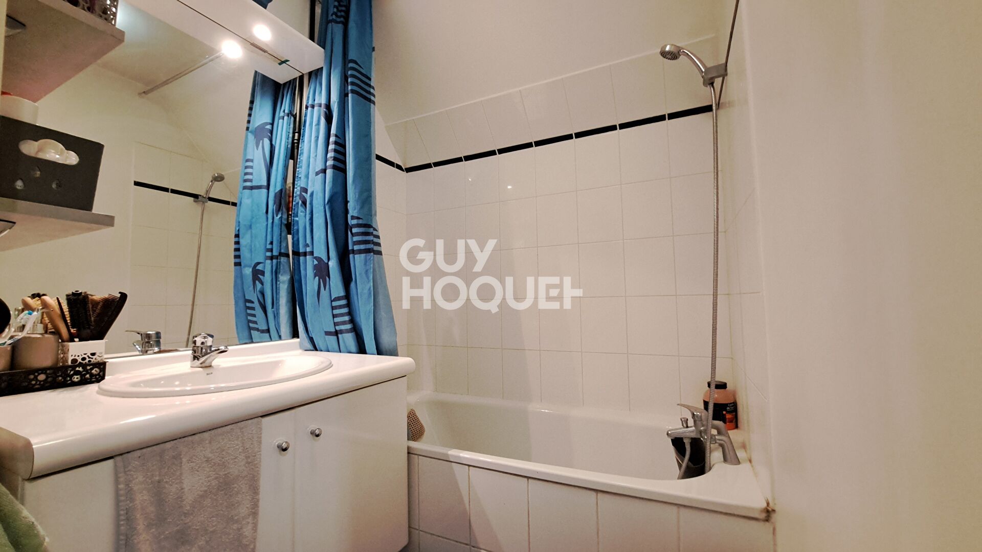 MANTES-LA-JOLIE, Appartement 3 pièces vue dégagée.