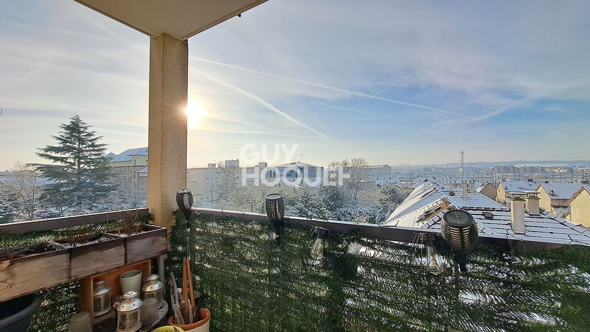 MANTES-LA-JOLIE, Appartement 3 pièces vue dégagée.