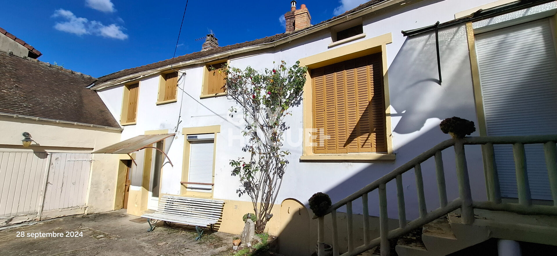 Ancien corps de ferme à rénover au coeur du village