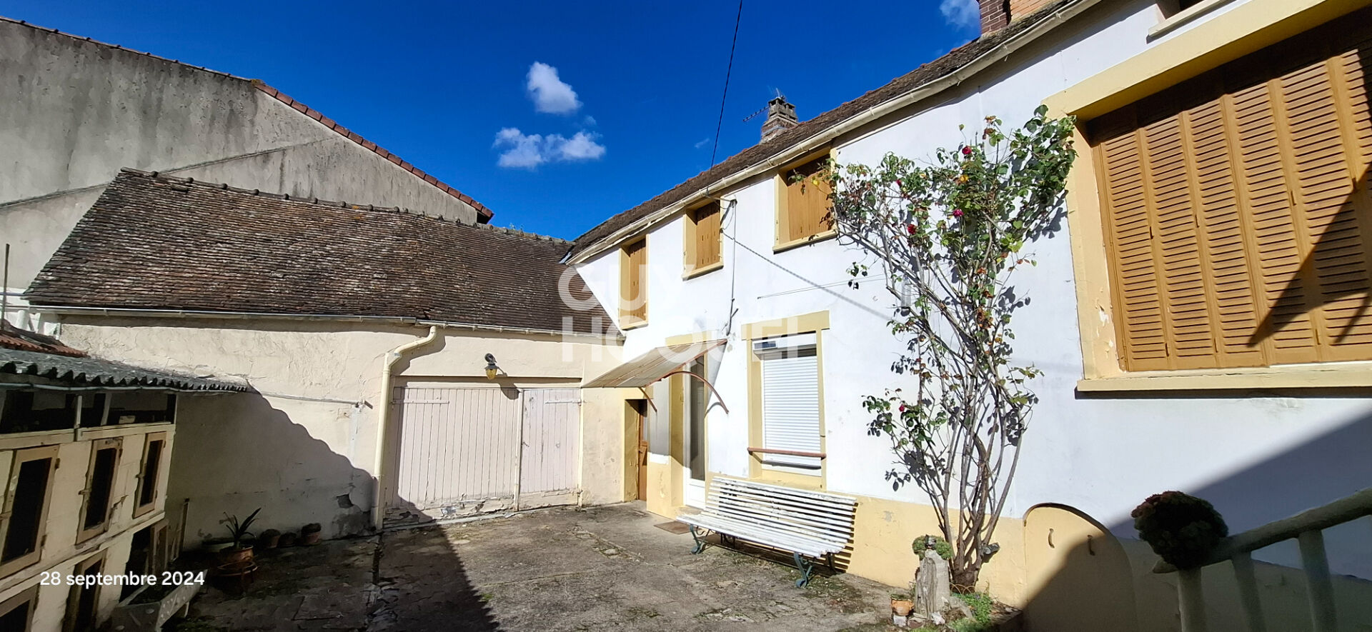 Ancien corps de ferme à rénover au coeur du village