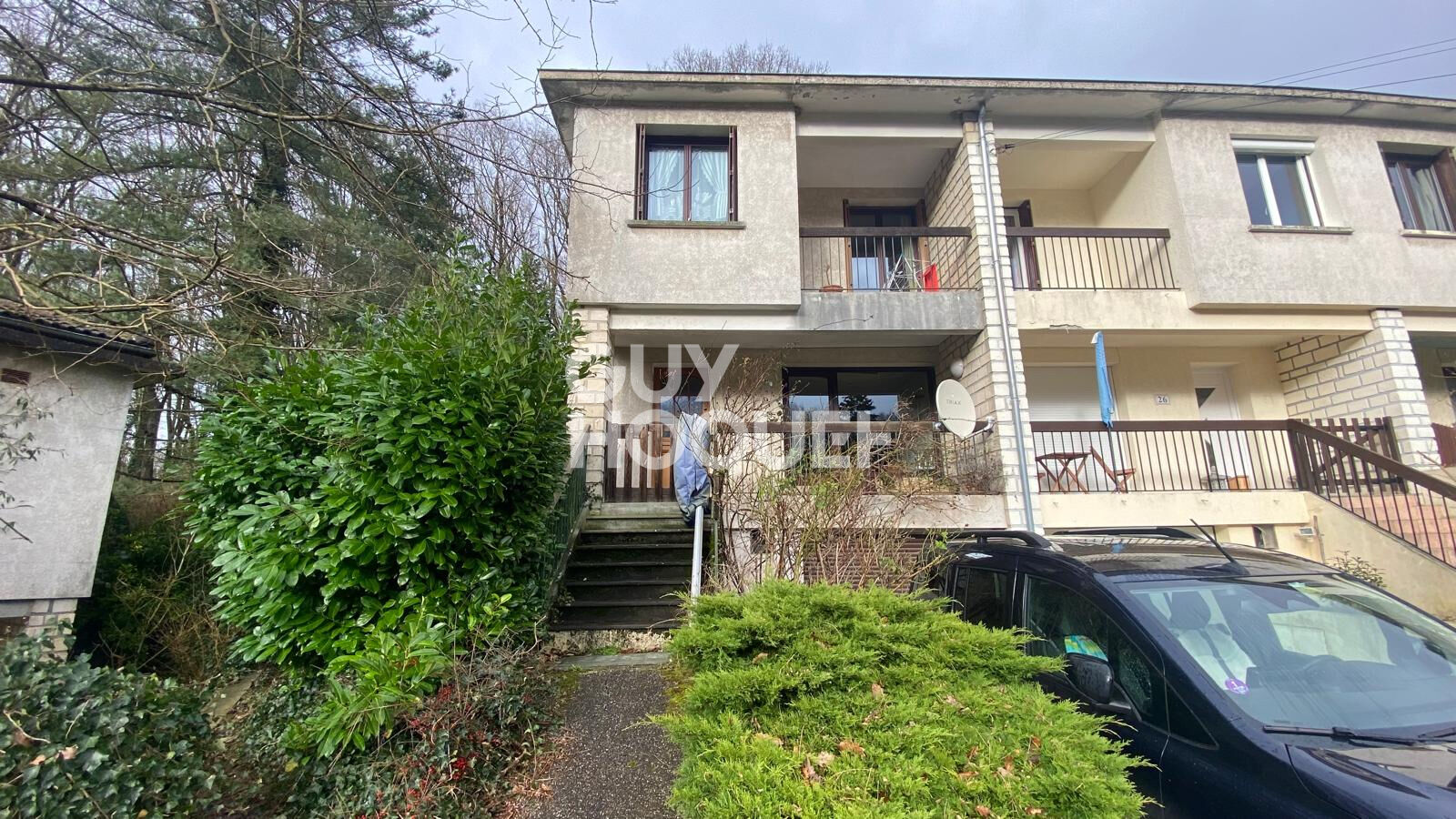 AINCOURT - Appartement atypique au calme - sous sol et jardin