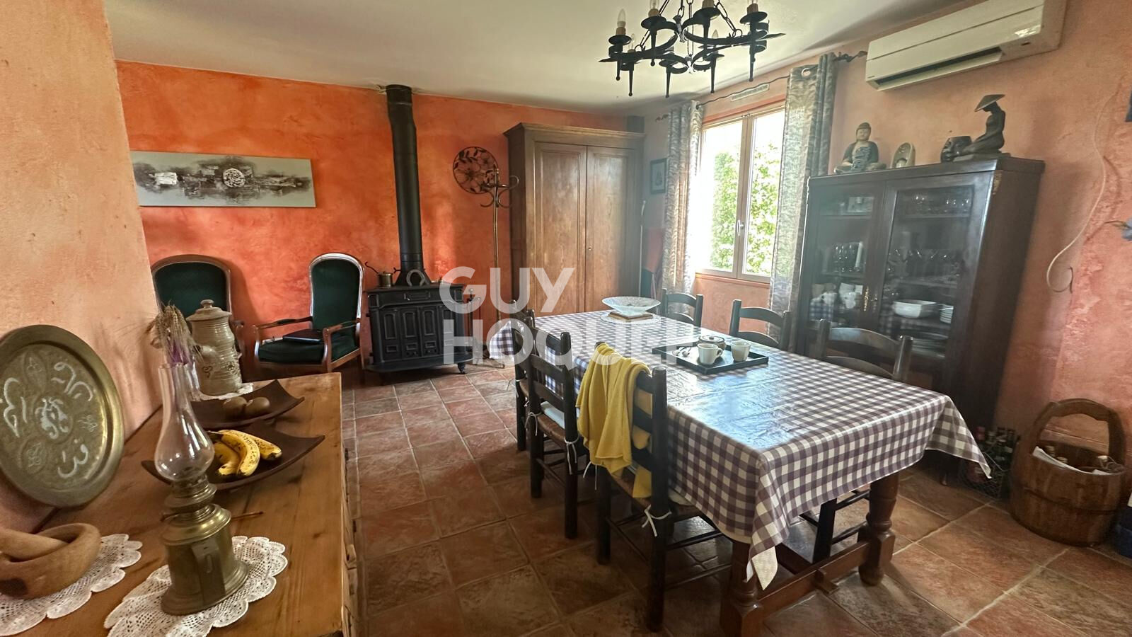 SAINT-MARTIN-LA-GARENNE - Maison familiale 4 chambres avec jardin de 784 m²