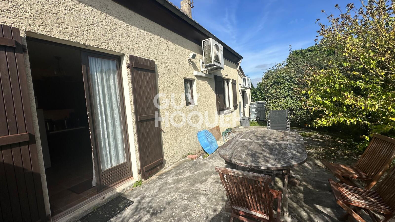 SAINT-MARTIN-LA-GARENNE - Maison familiale 4 chambres avec jardin de 784 m²