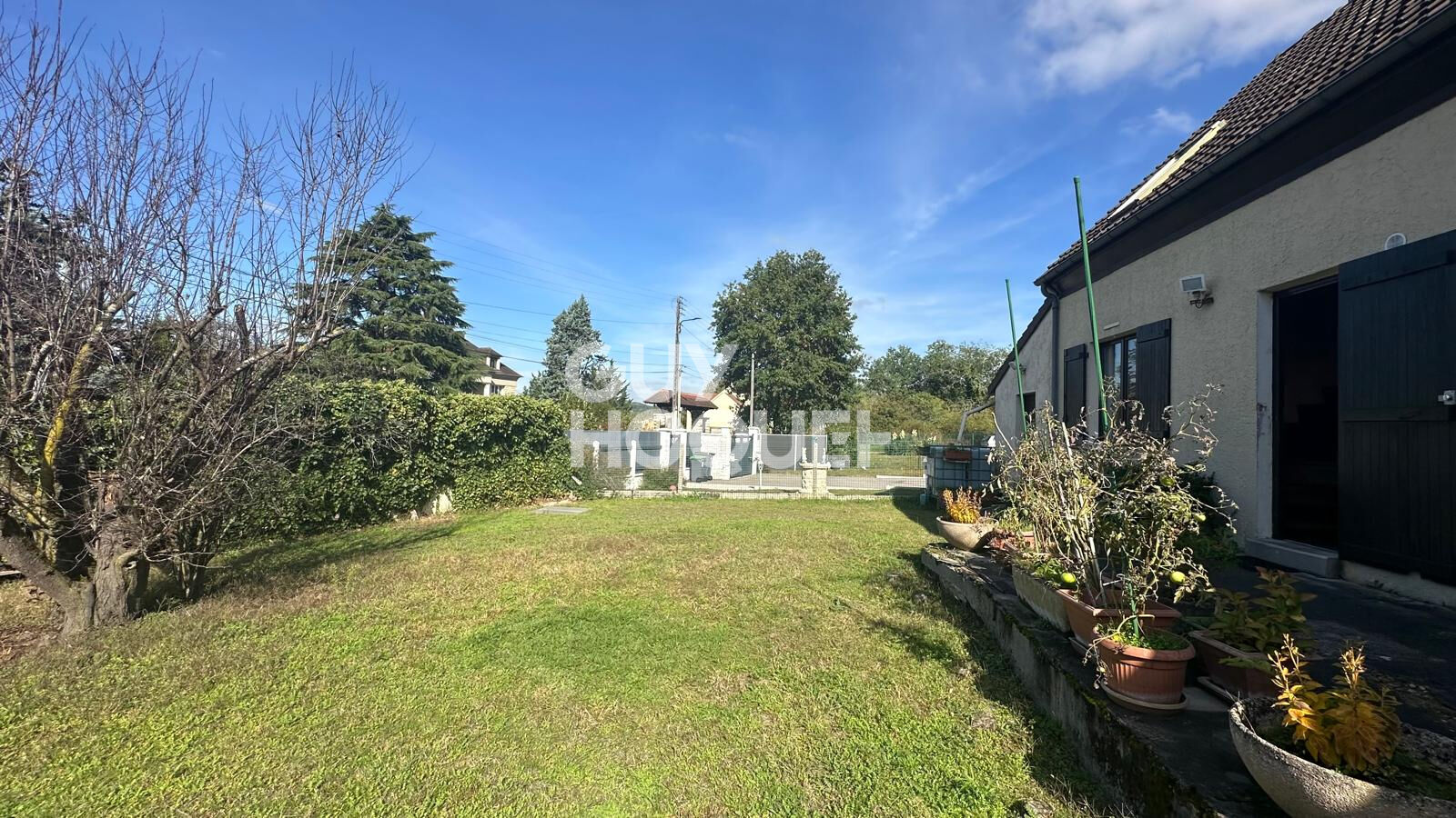 SAINT-MARTIN-LA-GARENNE - Maison familiale 4 chambres avec jardin de 784 m²