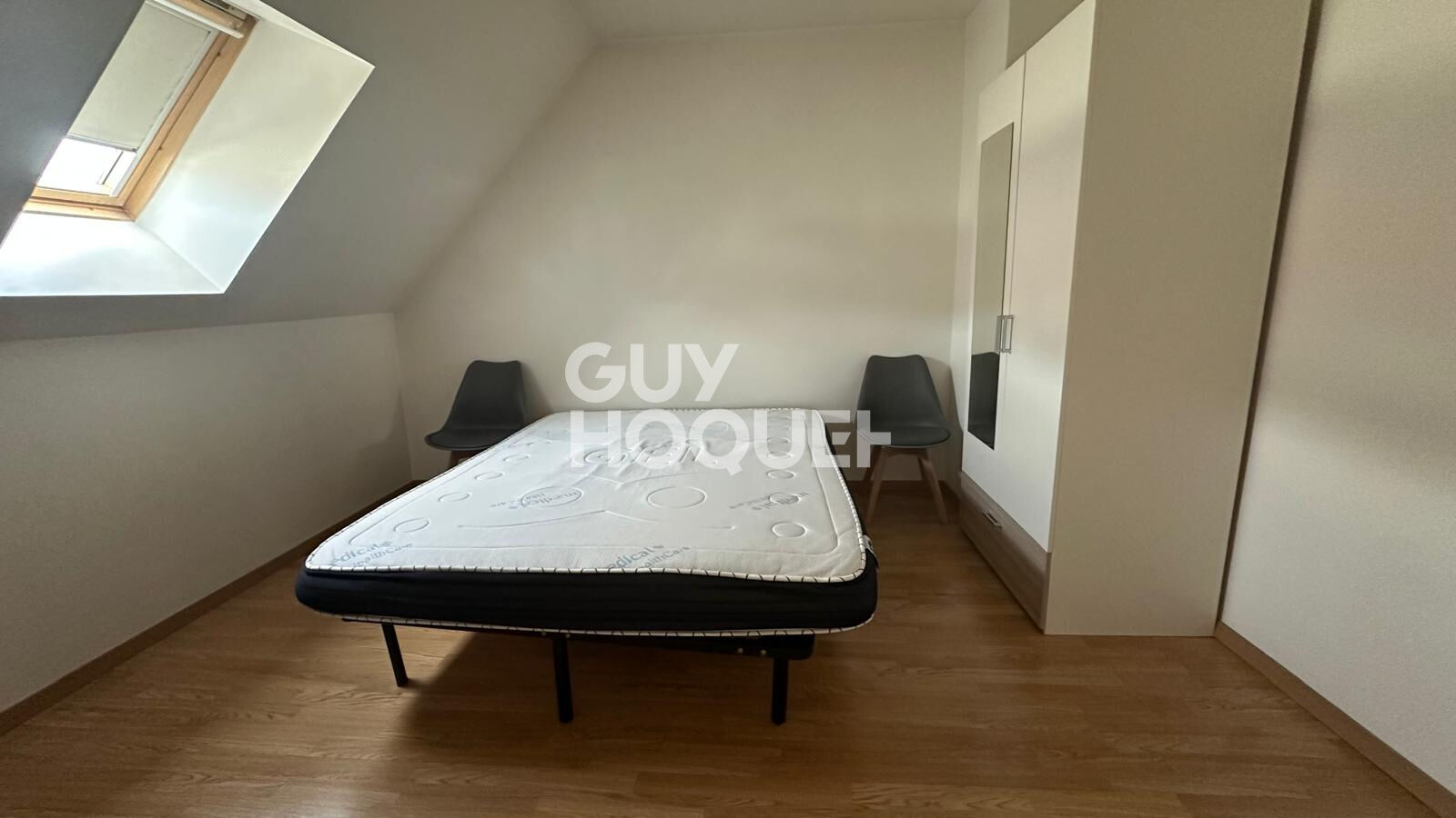 Limay - T2 CENTRE-VILLE AVEC PARKING - PRÊT À VIVRE