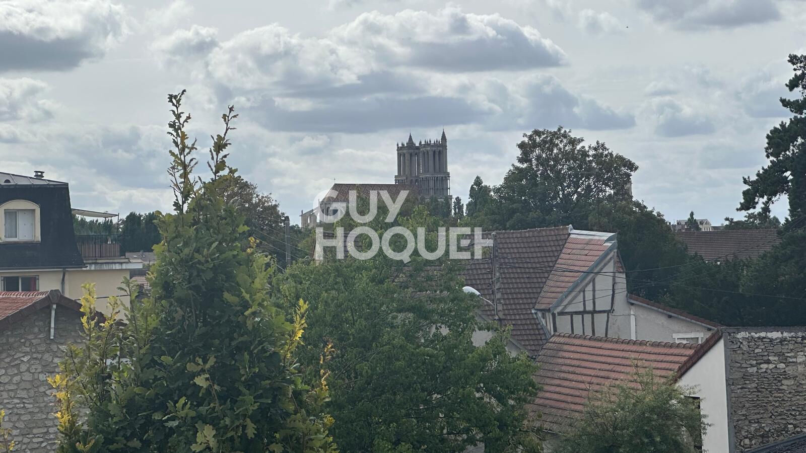 Limay - T2 CENTRE-VILLE AVEC PARKING - PRÊT À VIVRE