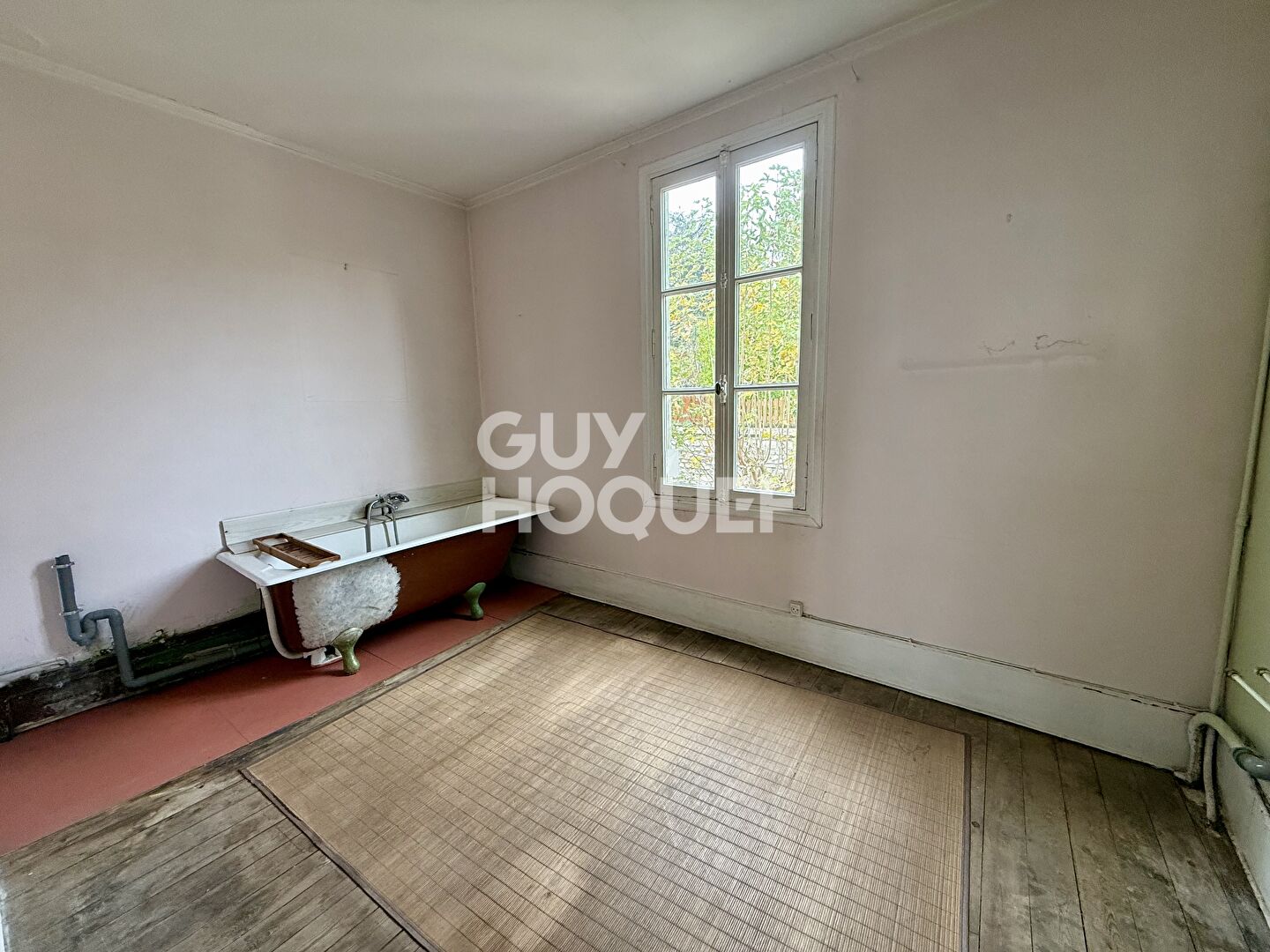 MAISON + LOCAL COMMERCIAL à Epône 78680