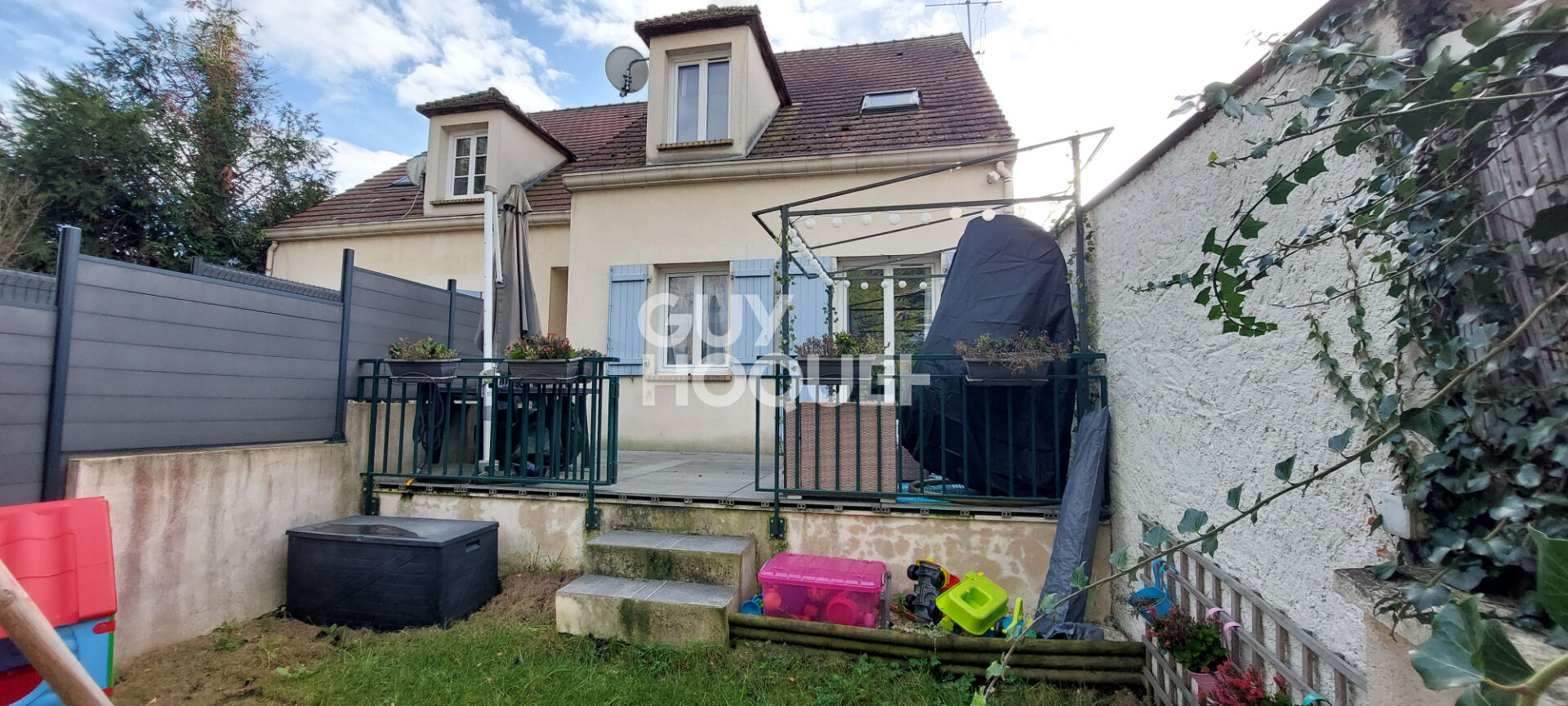 MÉZIÈRES SUR SEINE -  Maison en duplex