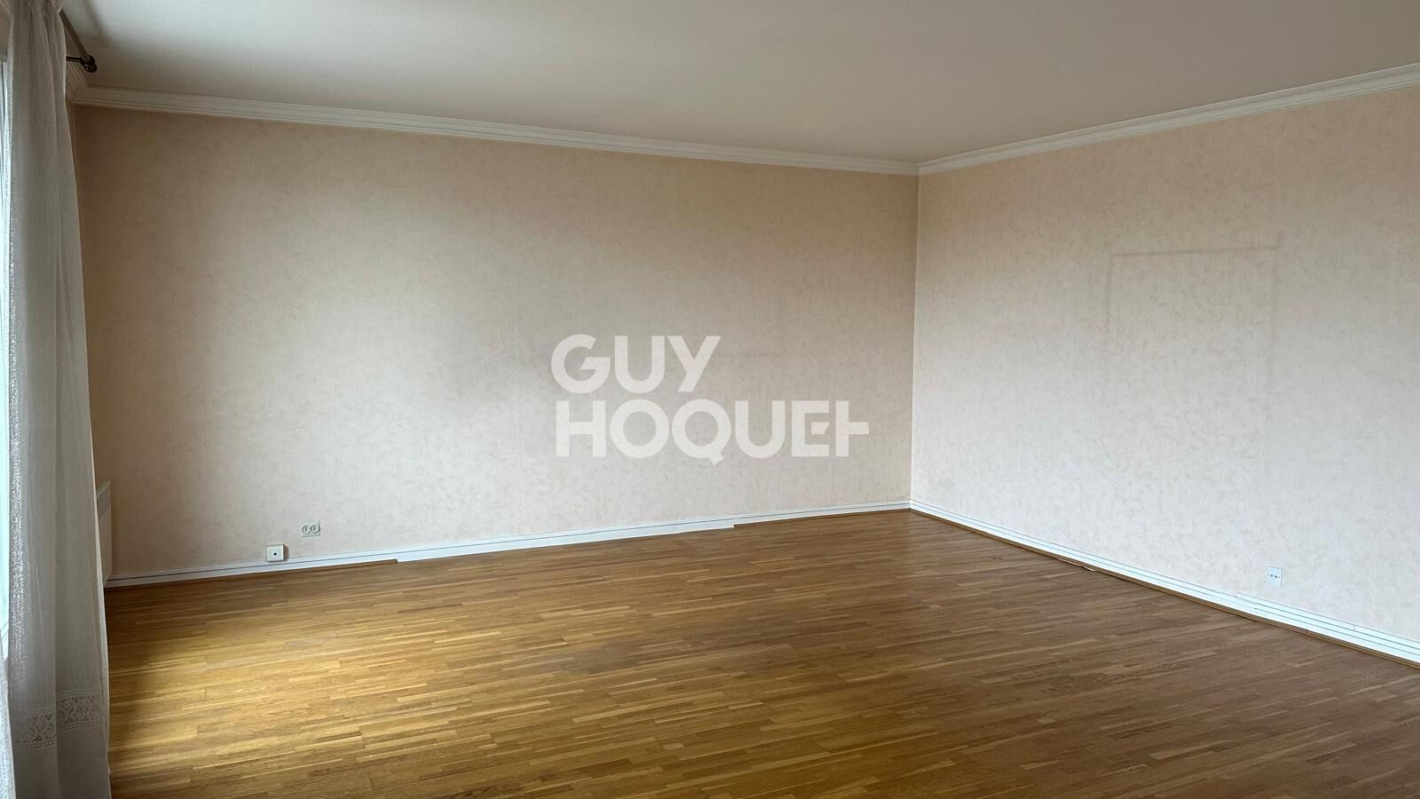 LIMAY CENTRE-VILLE - Charmant T2 avec balcon, garage double et cave