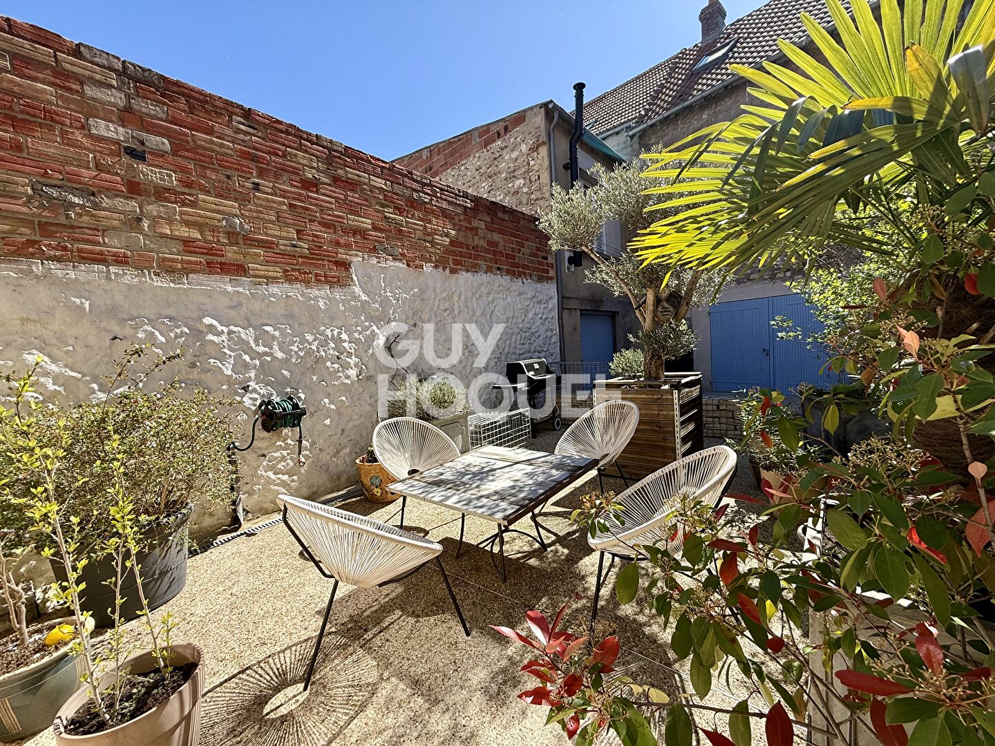 Épône  - Maison 3 chambres 81.3 m2 carrez - 111m² au sol - Jardin - Garages