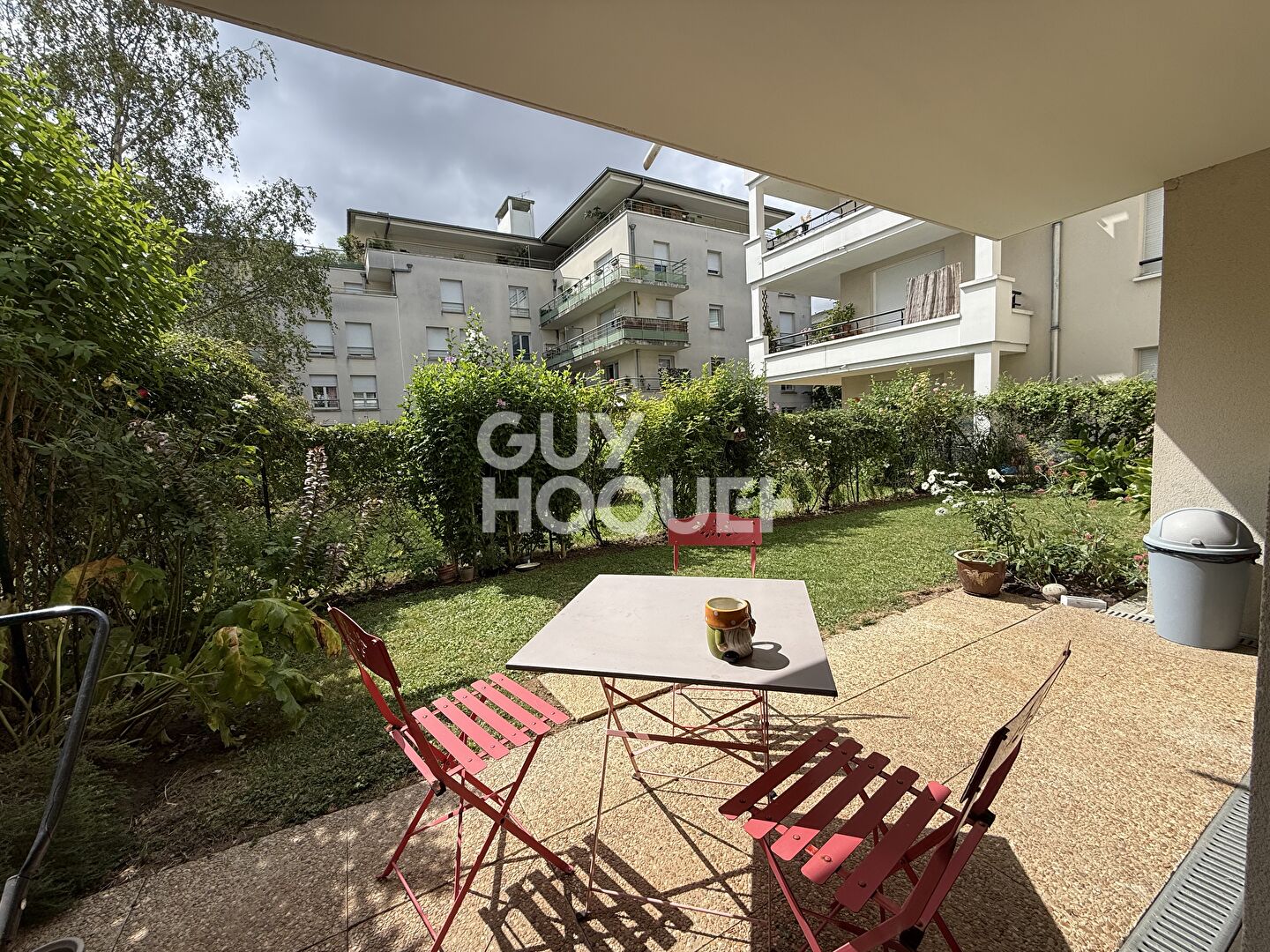 MANTES LA JOLIE - Appartement  3 pièces 2 Chambres, Jardin - Place de parking