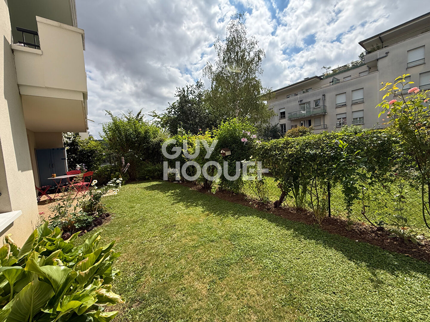 MANTES LA JOLIE - Appartement  3 pièces 2 Chambres, Jardin - Place de parking