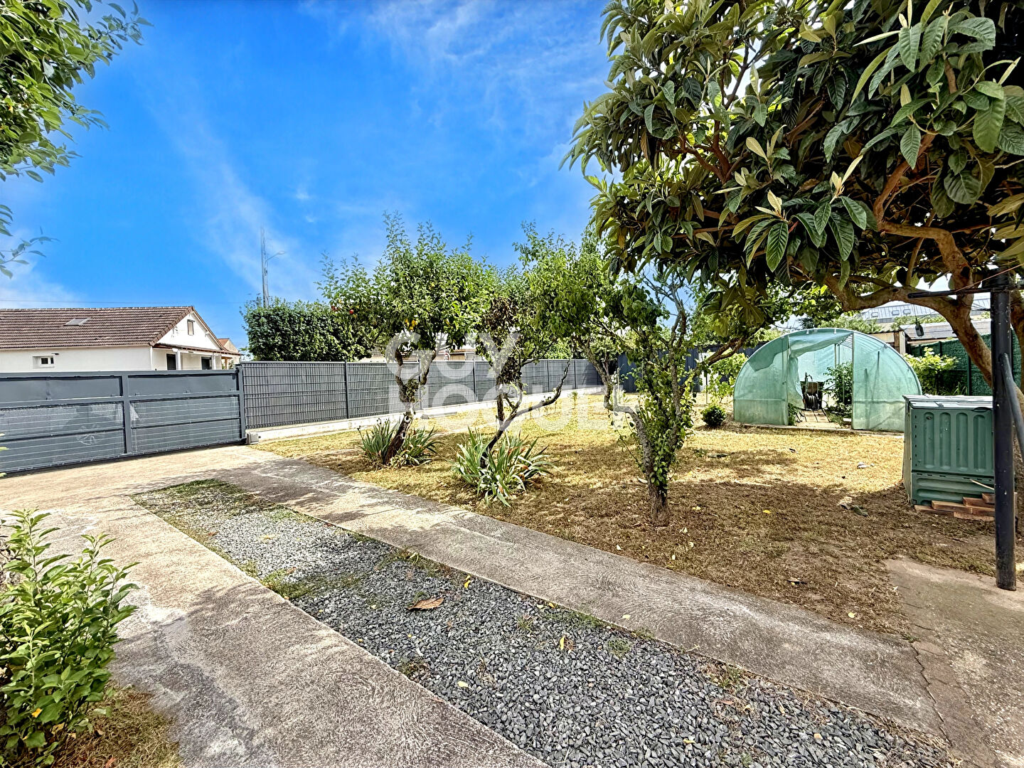 Terrain Epone 366 m2 - A viabiliser