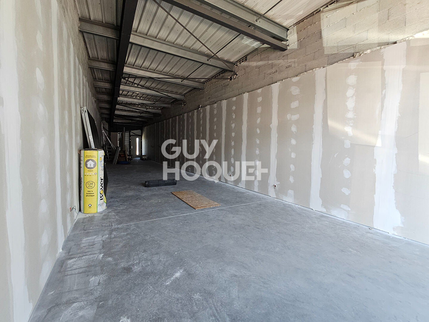 A vendre - Local commercial 100 m2 à Portes les Valence (26)