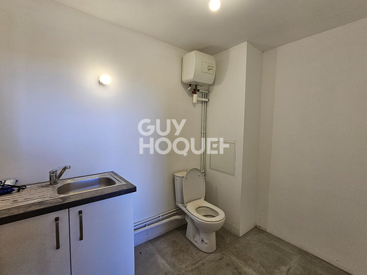 Entrepôt 233m² à Étoile sur Rhone (26)