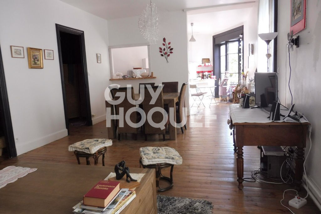 EN EXCLUSIVITE PLEIN CENTRE DE FEURS APPARTEMENT DE  98 m²!!!!