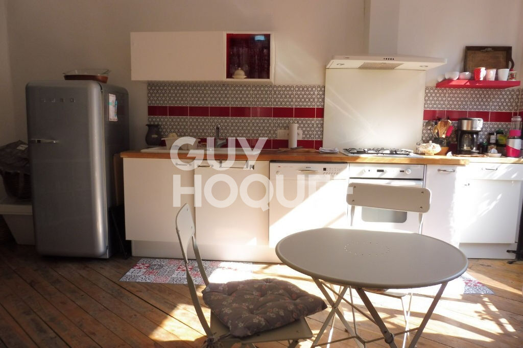 EN EXCLUSIVITE PLEIN CENTRE DE FEURS APPARTEMENT DE  98 m²!!!!