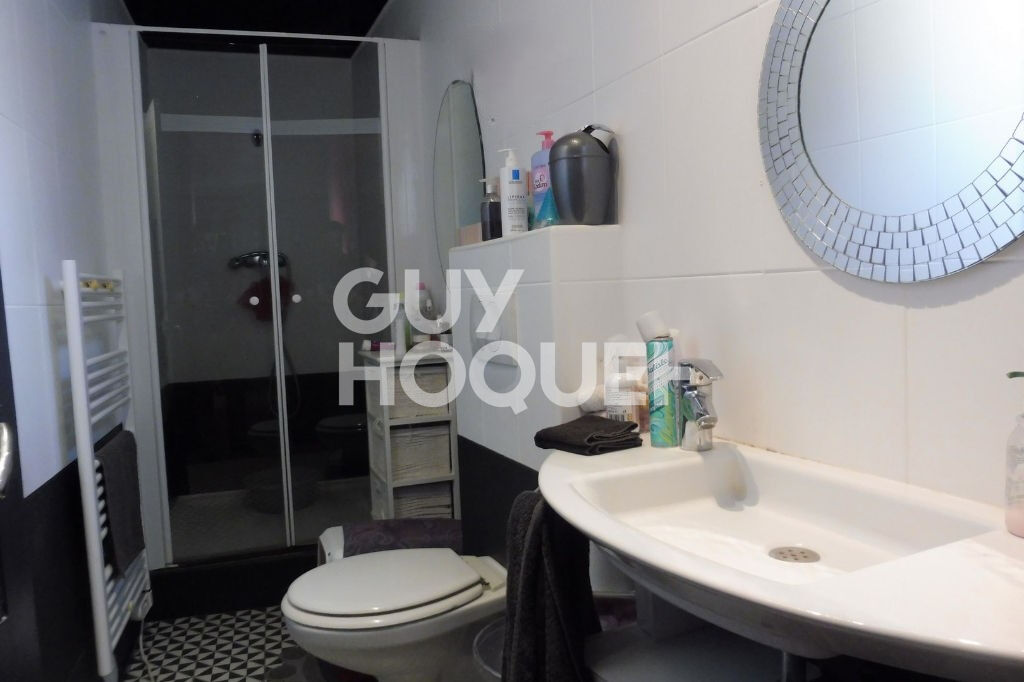 EN EXCLUSIVITE PLEIN CENTRE DE FEURS APPARTEMENT DE  98 m²!!!!