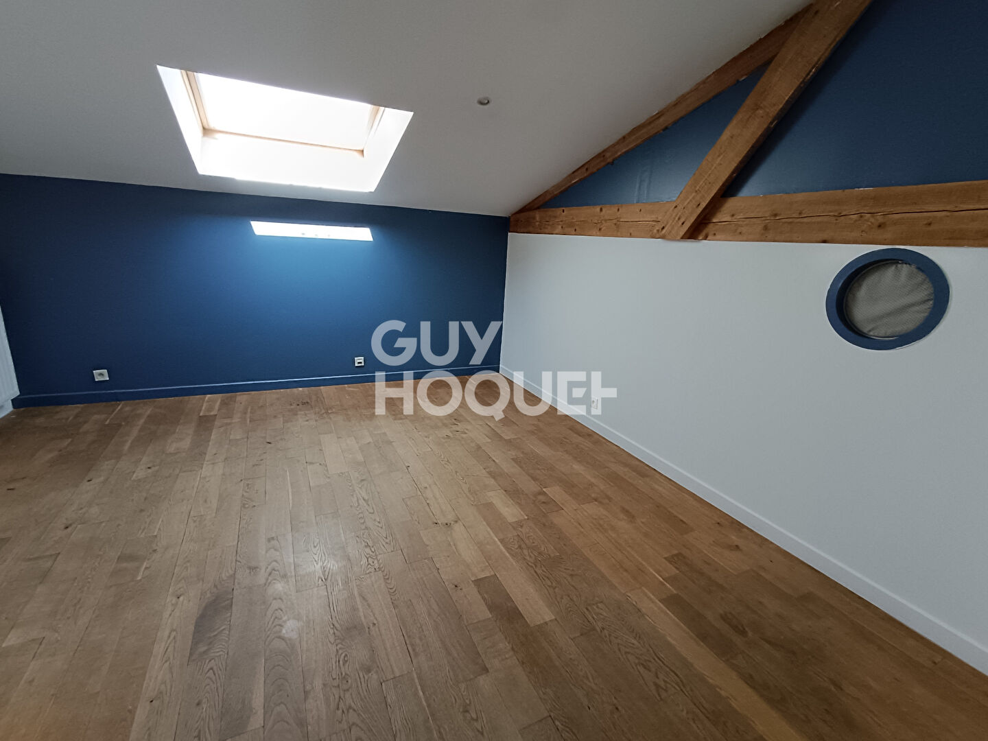 Loft situé à Saint Andre Le Puy de188 m2