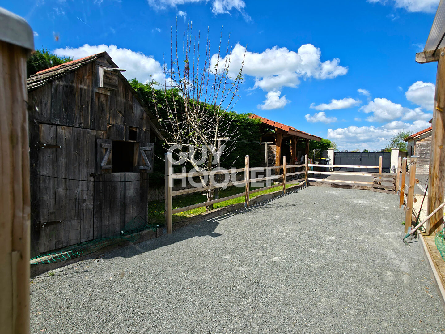 PLAIN-PIED AVEC PISCINE CHAUFFÉE
