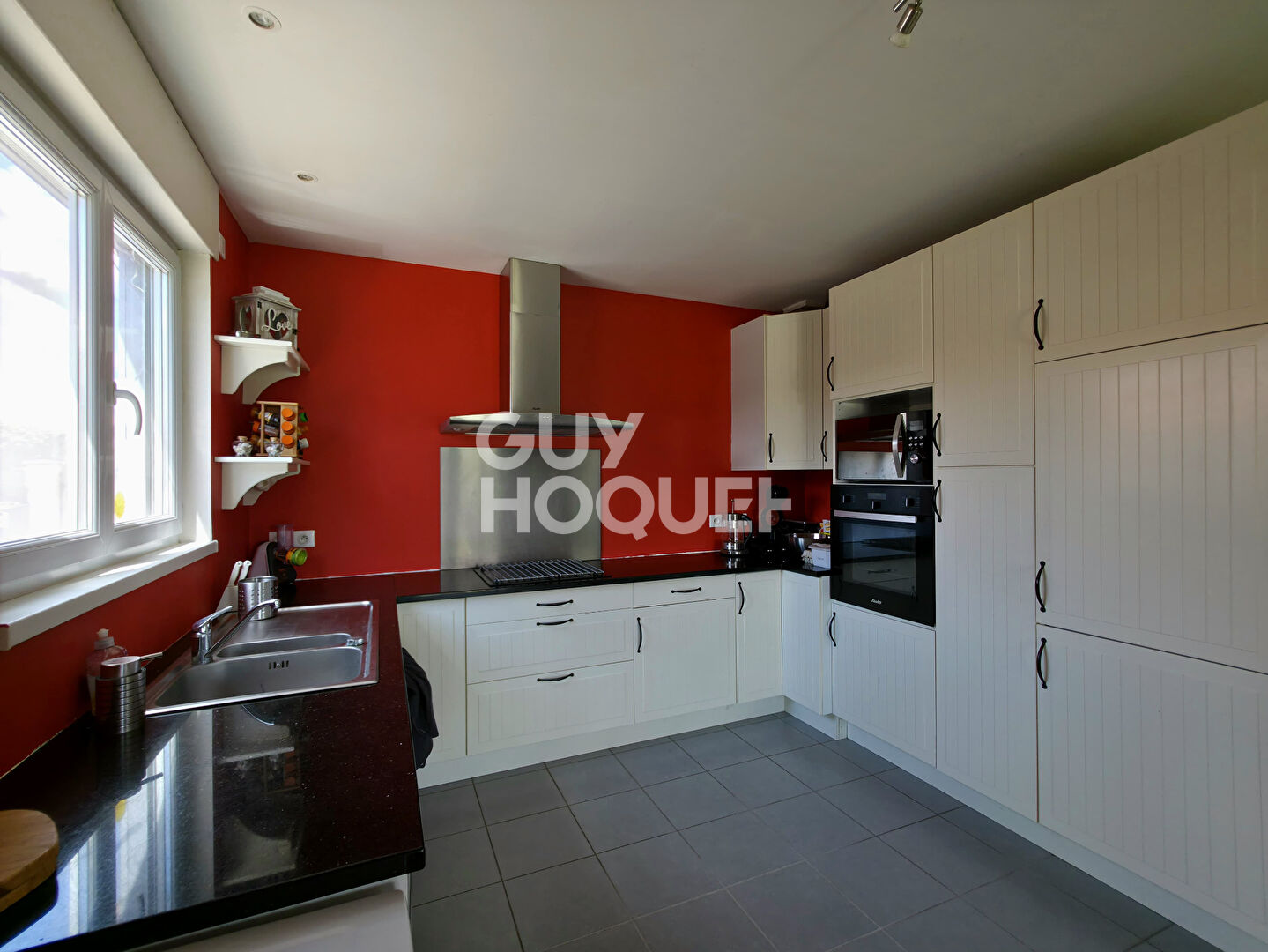 PLAIN-PIED AVEC PISCINE CHAUFFÉE