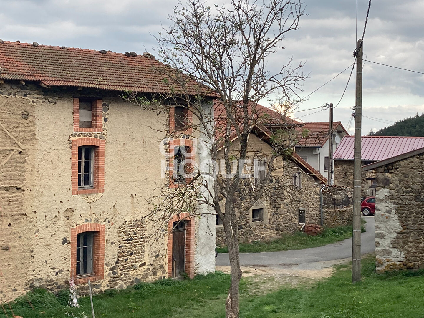 ST JUST EN BAS : maison T6 (130 m²) à vendre