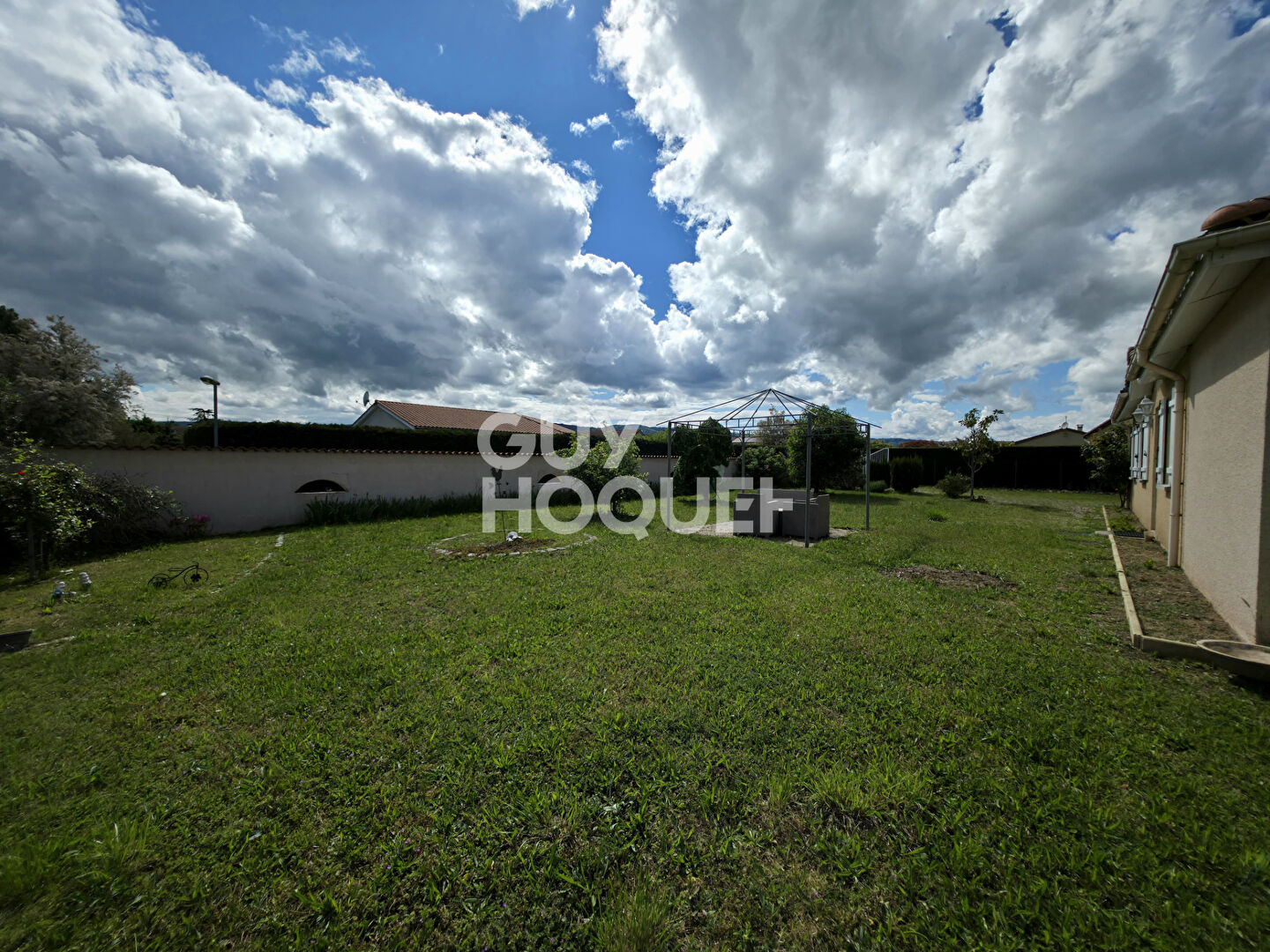Maison Montverdun  121.59 m2