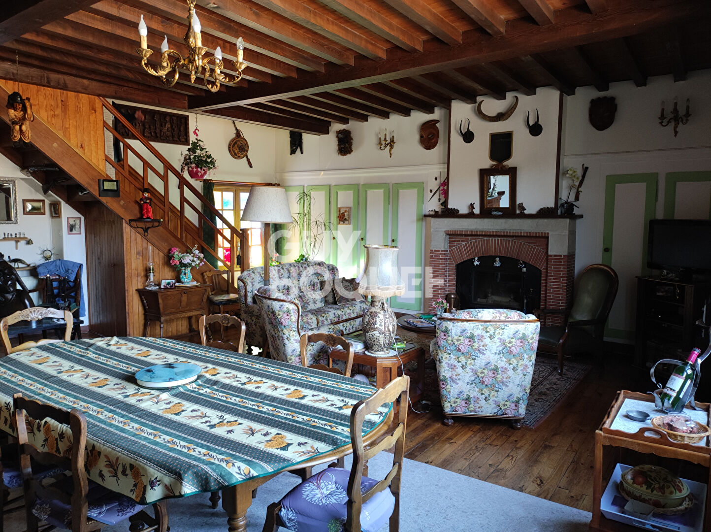 Leigneux - Spacieuse maison de village 222 m² avec cour intérieure