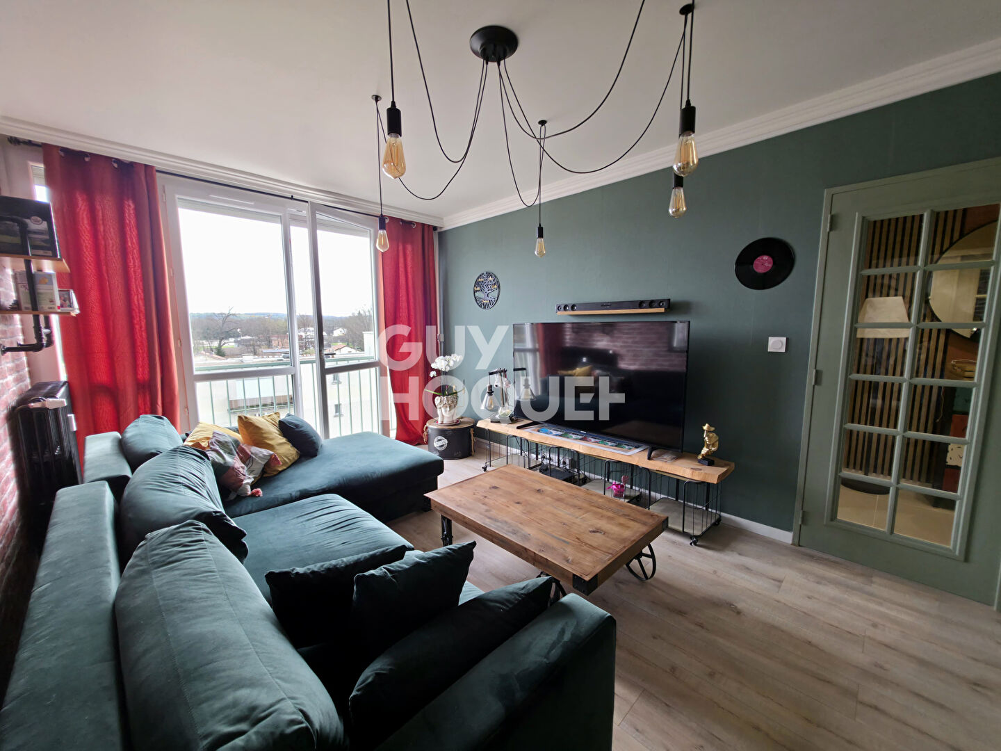 Appartement 64 m² entièrement rénové ? Balcon ? Cave ? Possibilité 2 chambres ? Feurs