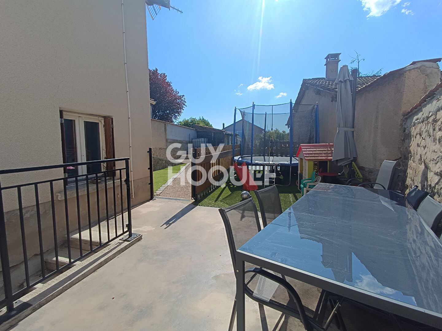 Maison centre village avec jardin