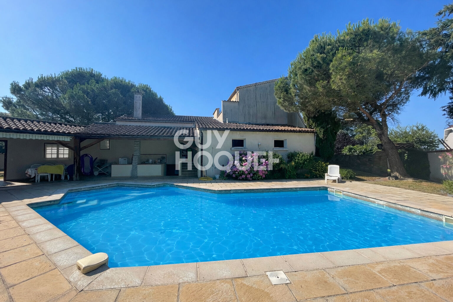 Maison traditionnelle à Feurs, Fort potentiel et beaux volumes