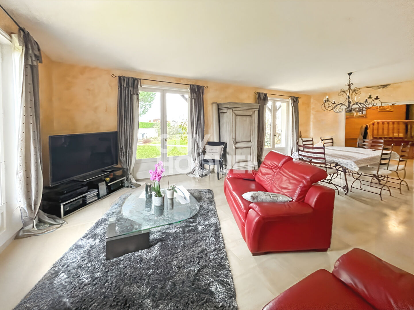 Maison traditionnelle à Feurs, Fort potentiel et beaux volumes