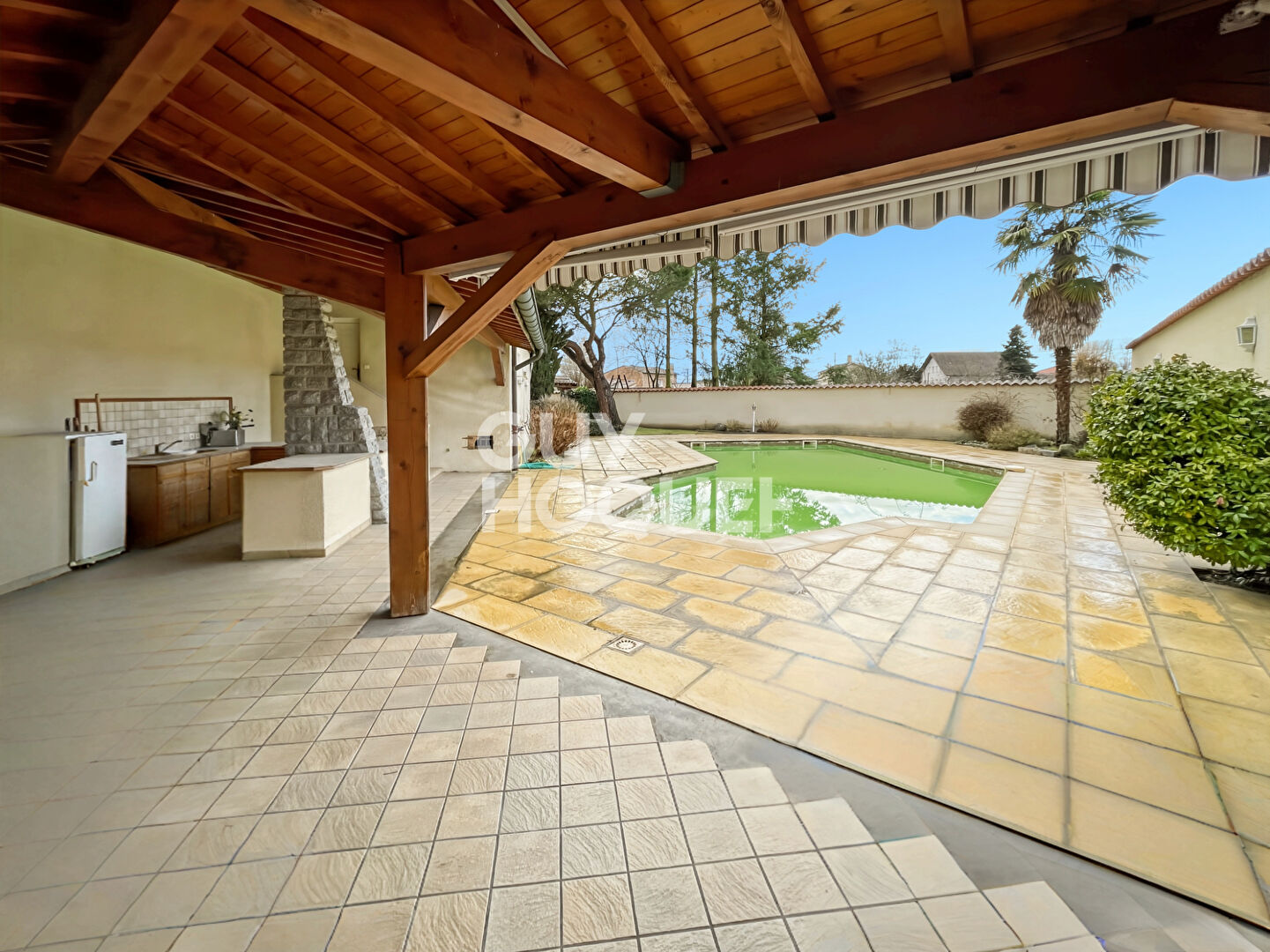 Maison traditionnelle à Feurs, Fort potentiel et beaux volumes