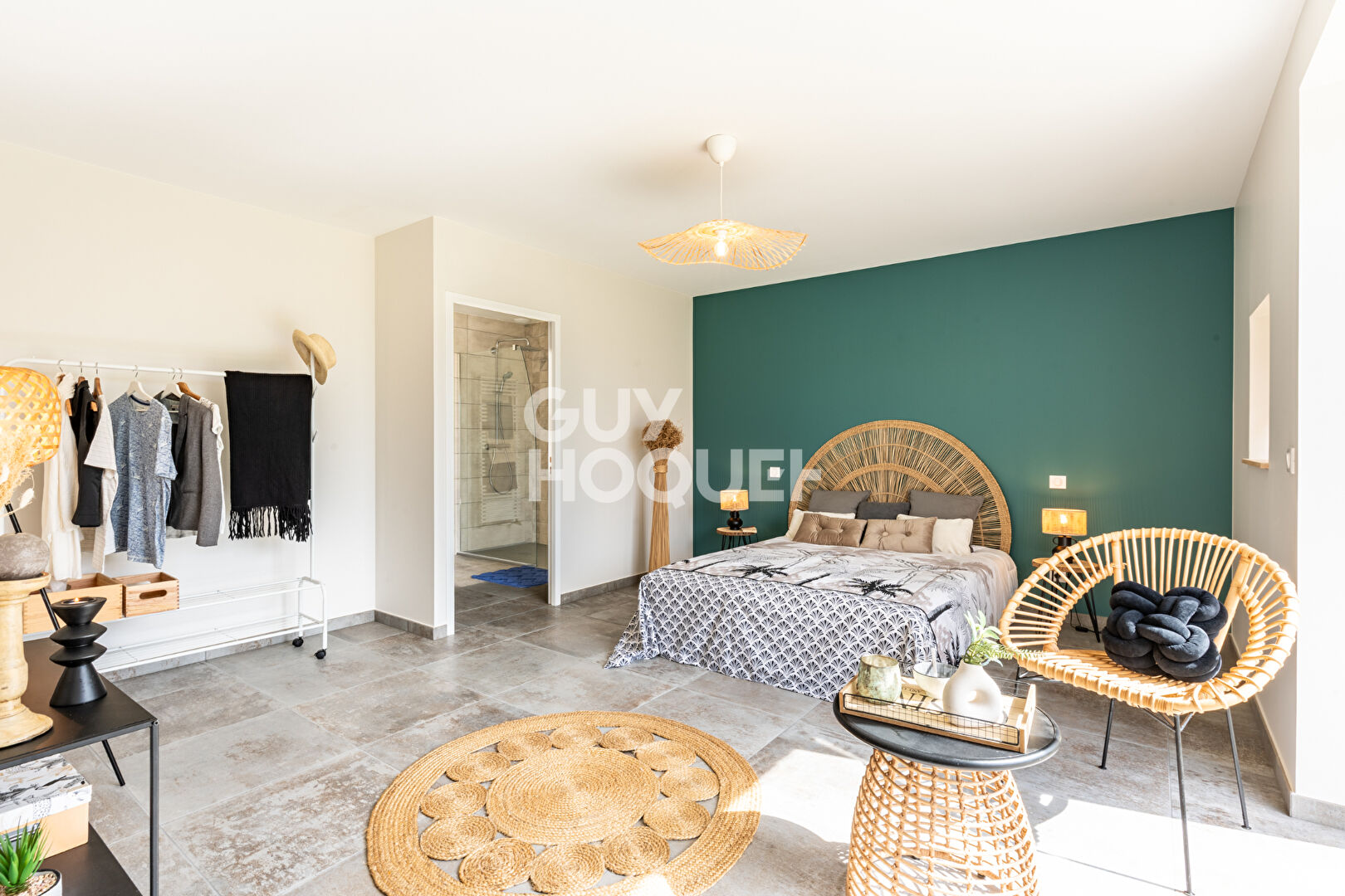 MAISON FAMILIALE RÉNOVÉE AVEC GRAND TERRAIN ET DÉPENDANCES (187 m²) en vente