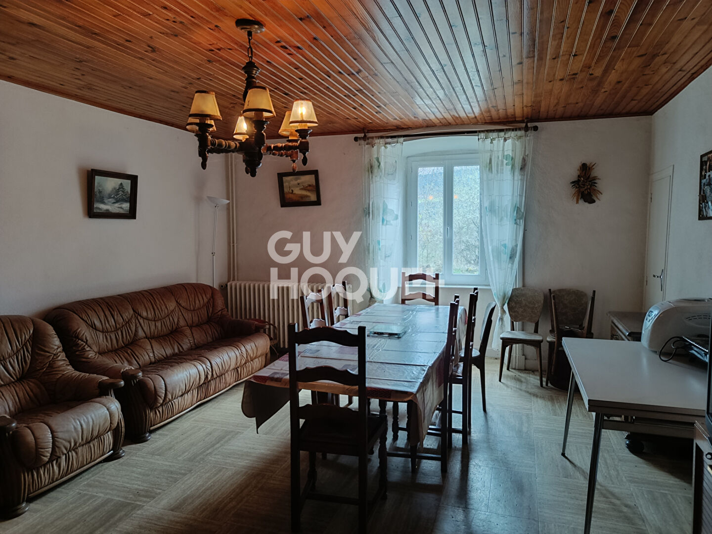 Maison en pierre avec dépendances